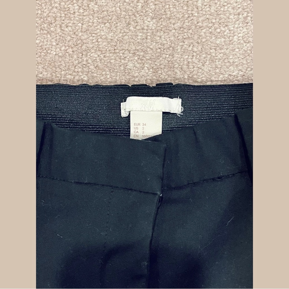 H&M Ankle-Length Black Dress Pants, Size 2 - Picture 8 of 8